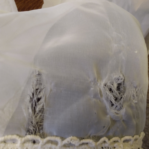 Off-white Sheer Curtain Panels w/lace or Embroidered Scalloped 3" Lace (8 yds) - Picture 5 of 8